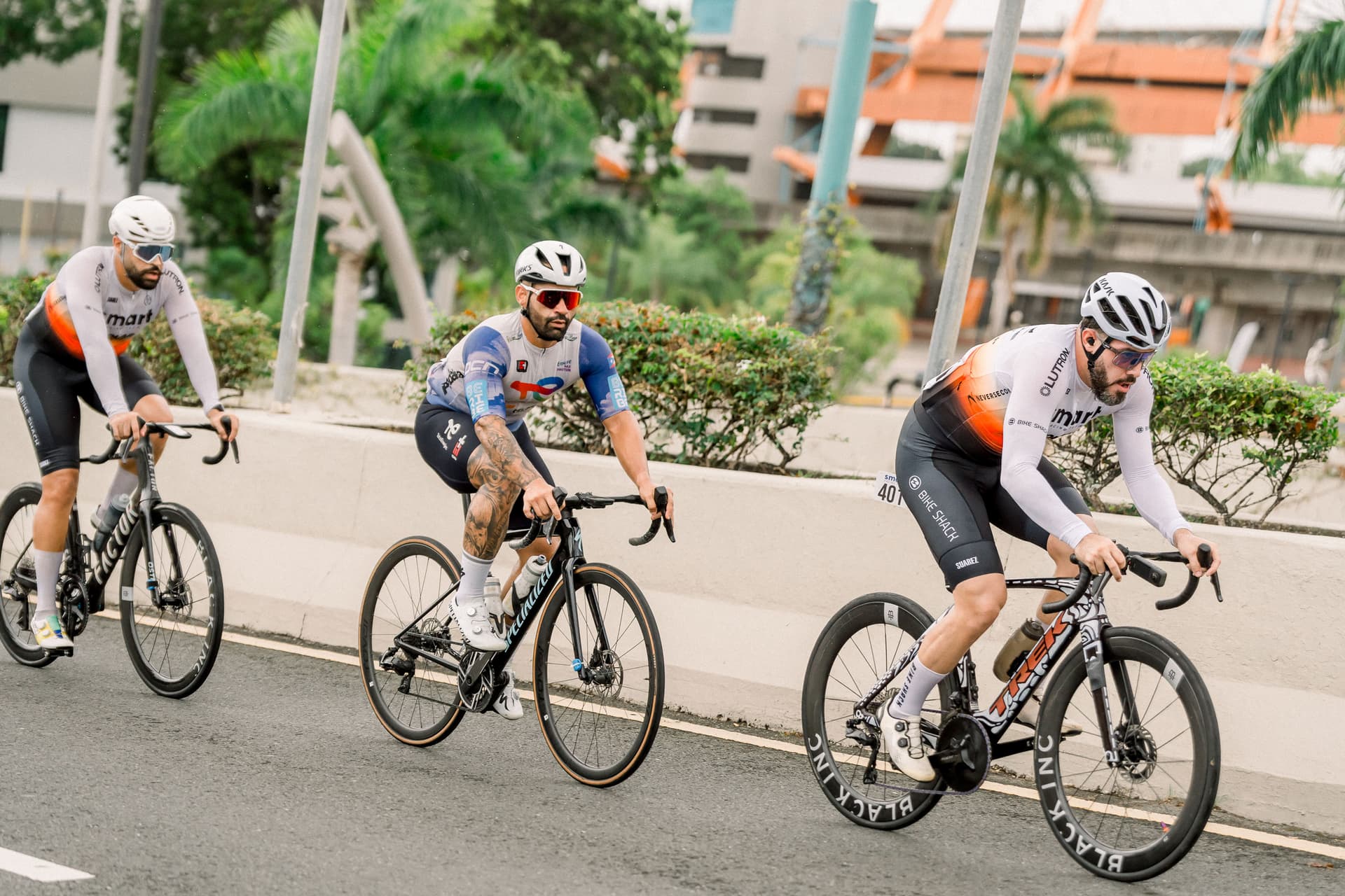 Corredores de Smart Racing Team en pleno sprint de competencia