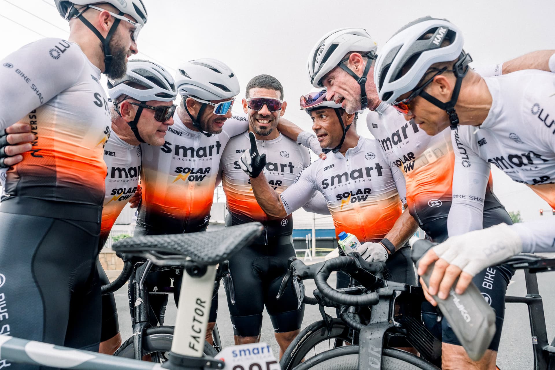 Smart Racing Team en podio de premiación