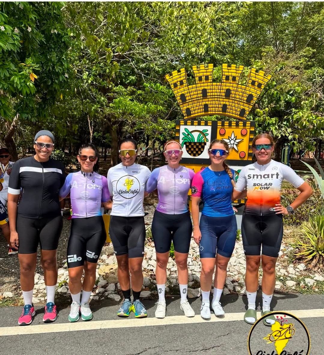 Podio y corredoras destacadas de la tercera etapa femenina del Campeonato CicloCafé 2026