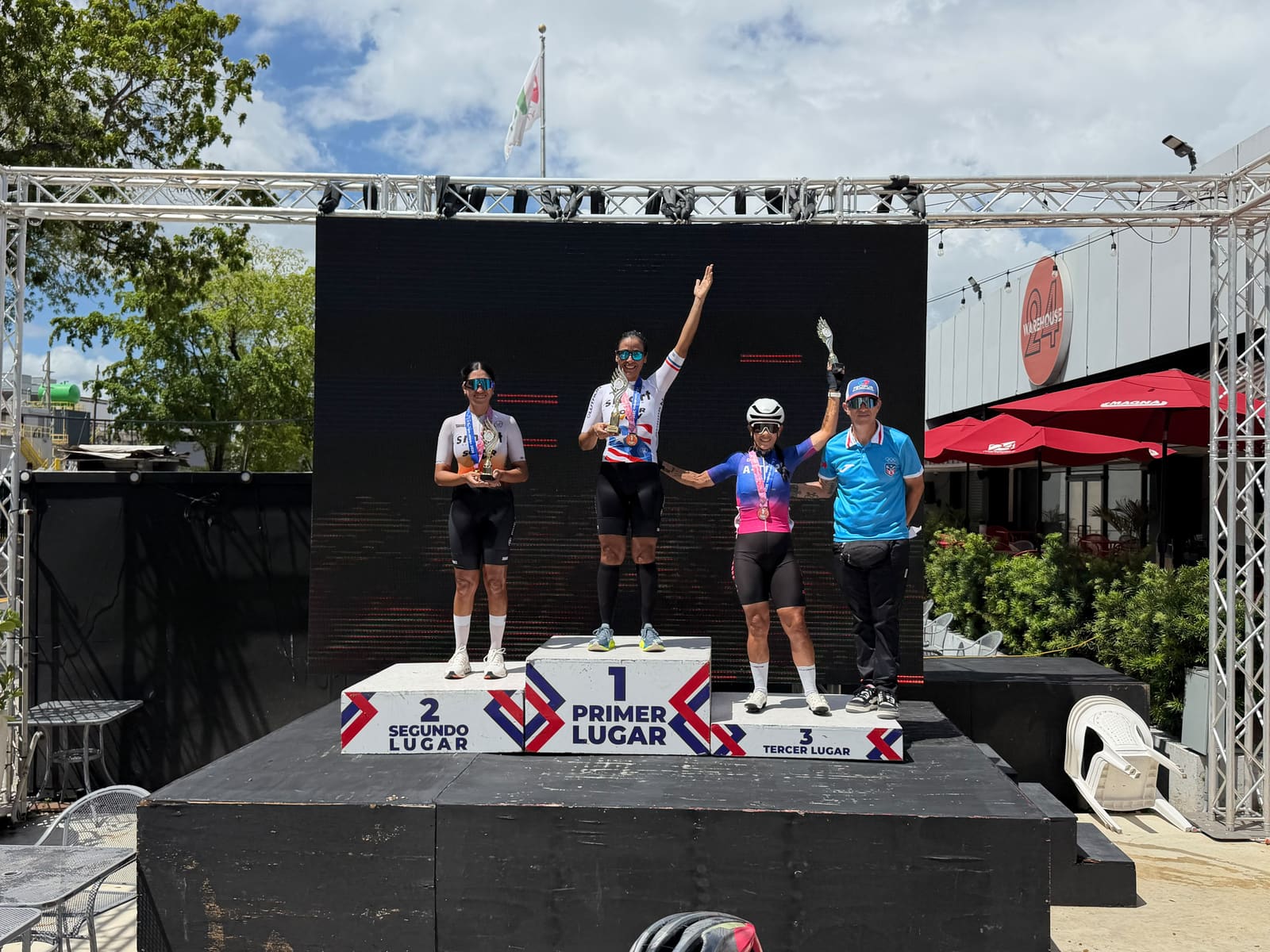 Dos atletas de Smart Racing Team en los puestos uno y dos del podio en la Copa Olímpica de Ciclismo